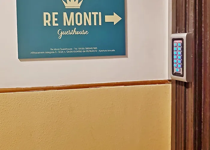 Re Monti Oda ve Kahvaltı 4*
